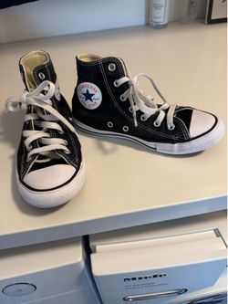 Converse  All Star kids size 2 girls/boys
