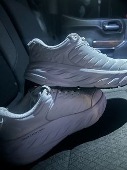 Hoka size 7.5
