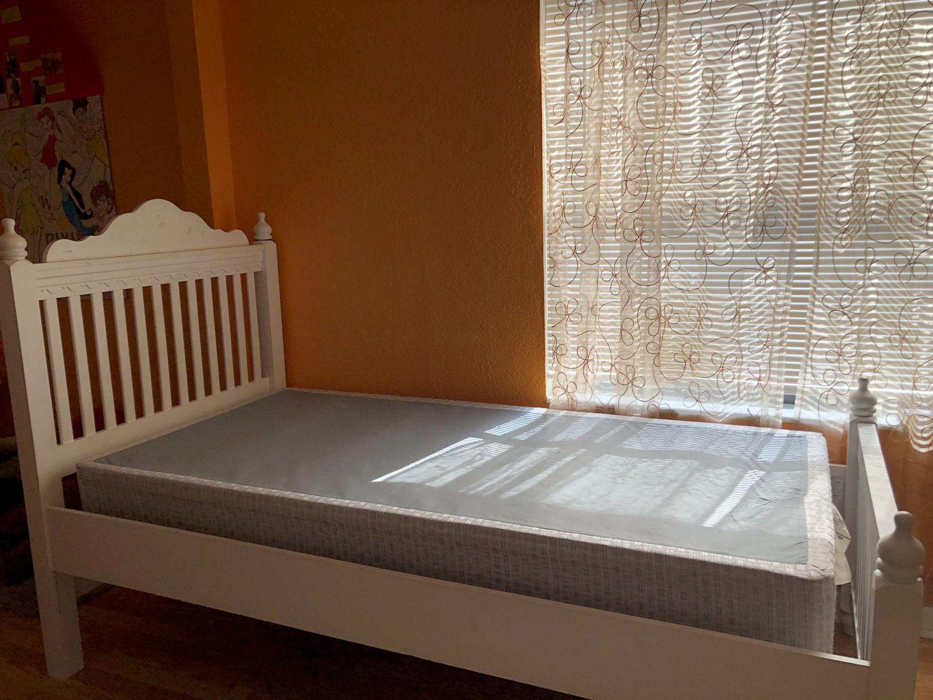 Twin Princess bed frame and box spring