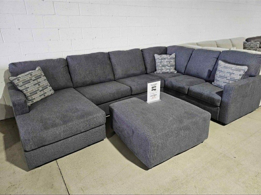 Edenfield Charcoal Gray U Shaped Sectional White Chaise 