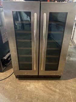 Insignia dual zone beverage and wine cooler