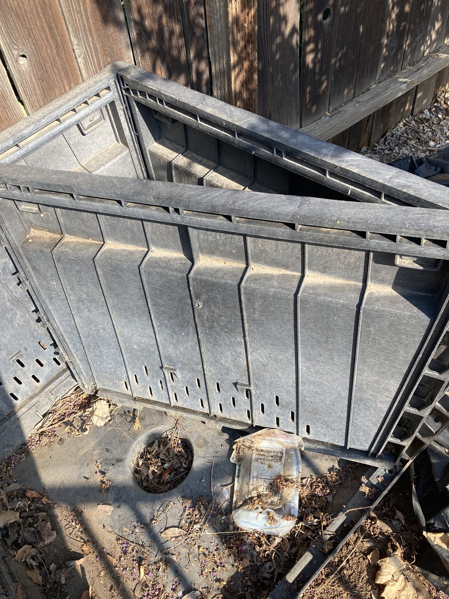 XL tree Crate