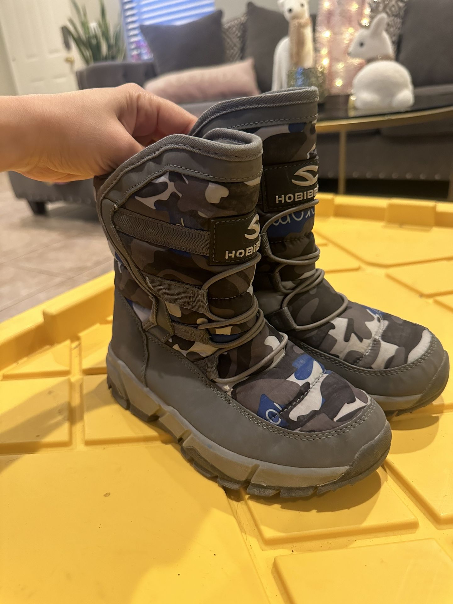 Boys Snow Boots Size 2