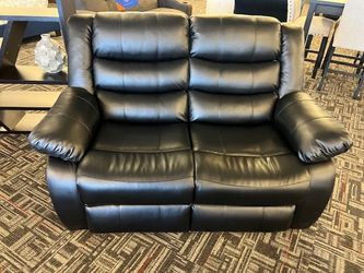 BLACK LOVESEAT  RECLINER // WE DELIVER 