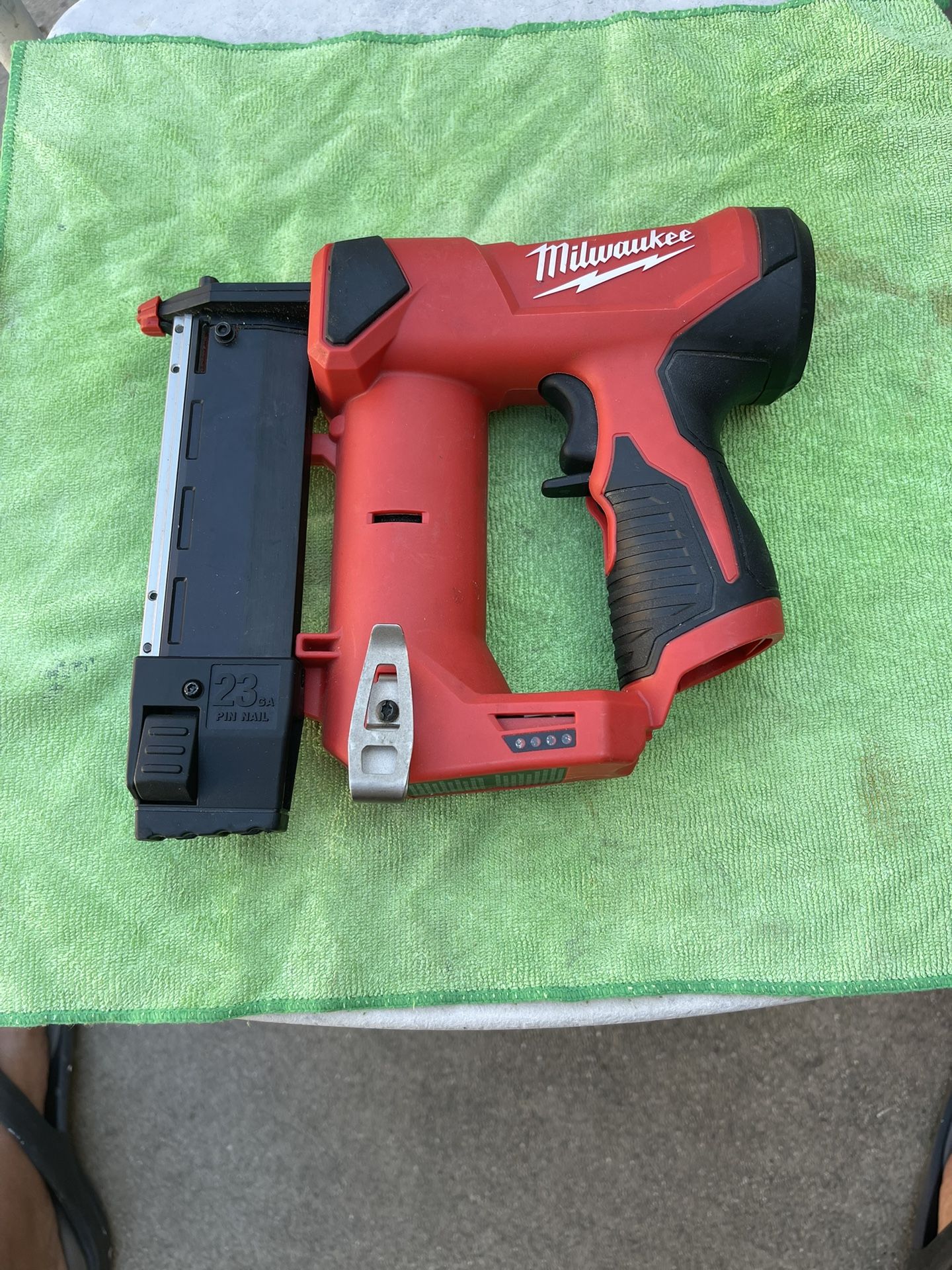 Milwaukee M12 23ga Pin Nailer (tool Only)