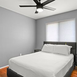 Queen Bedroom Set Black and Gold