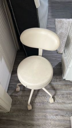 Rolling chair