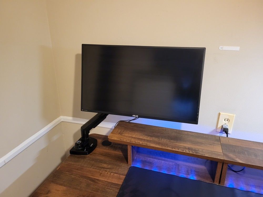 ASUS Gaming Monitor w/ Monitor Arm