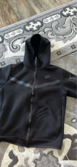 Nike tech, black size medium Nike tech, black size medium