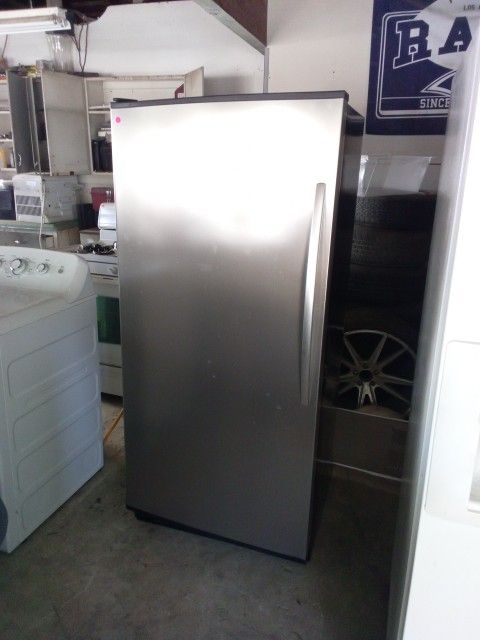 Working Freezer Like New