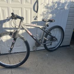 GT Rebound Mountain Bike 20.5” Frame 24 Speed