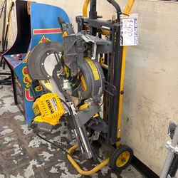 Dewalt DHS790 compound saw