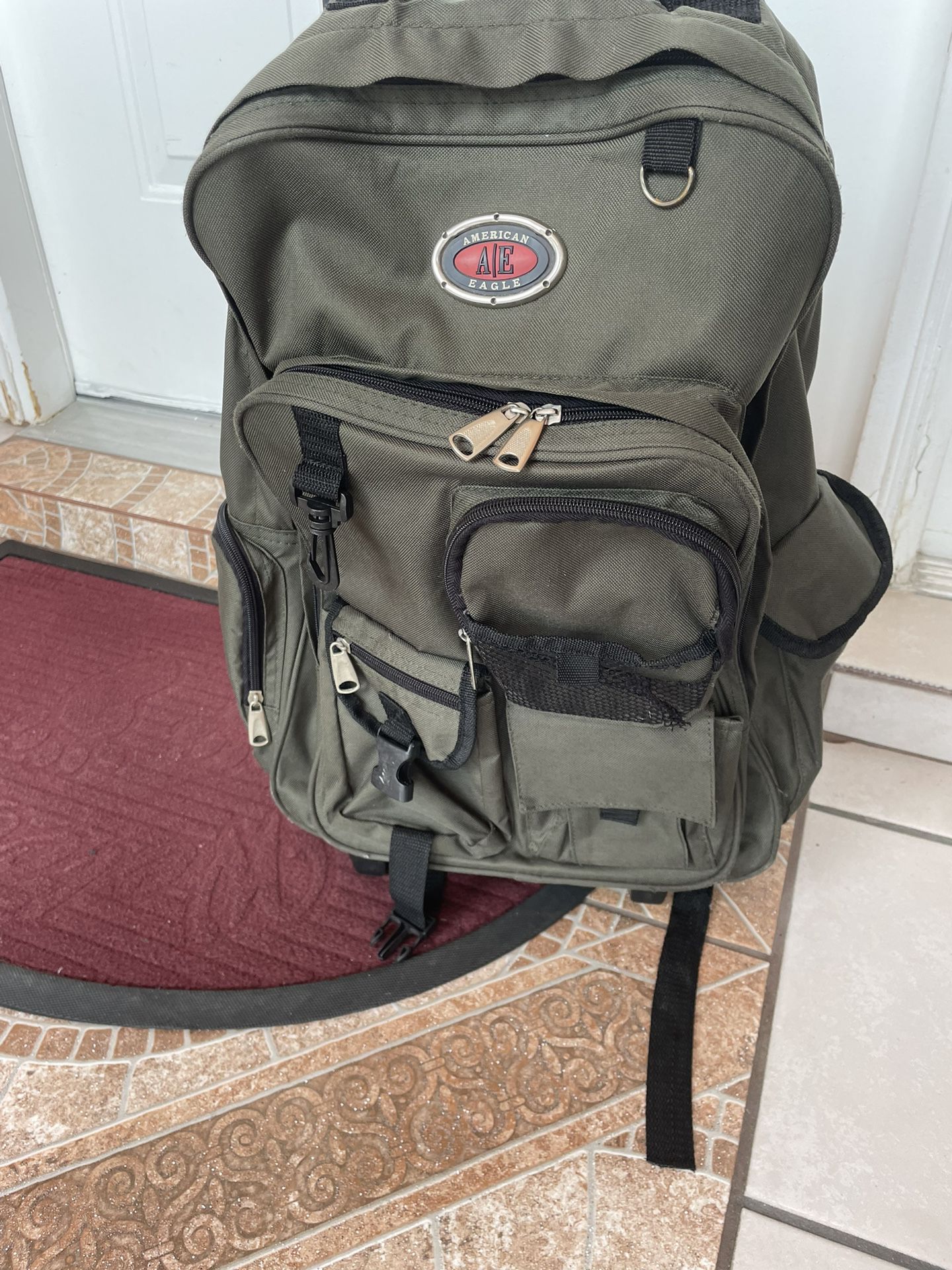 hand backpack in good condition with very clean wheel