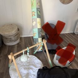 Lot Of 3 Newborn To 12months Items, Dream On Me Travel crib new. Tummy time Play Toy And 5x7 Comfy Floor Mat. 