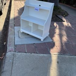 Free Bookshelf