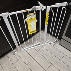 Baby/Puppy Gate Like New