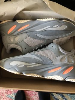Yeezy 700 Inertia sz12