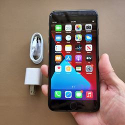 iPhone 7 Plus - UNLOCKED - Like New 