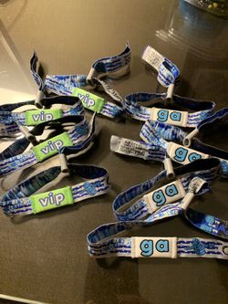 COACHELLA WRISTBANDS - GA AND VIP