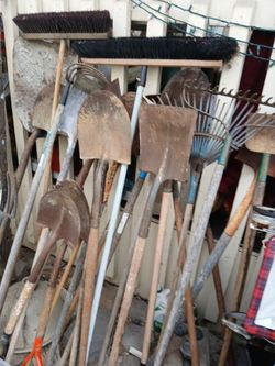 Yard Hand Tools