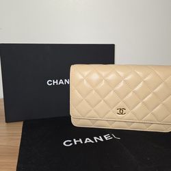 Chanel CC Wallet On Chain 