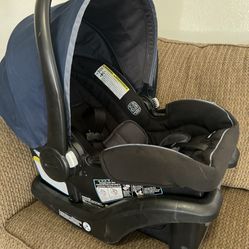 GRACO SNUGRIDE 35 LITE LX  $40 HESPERIA