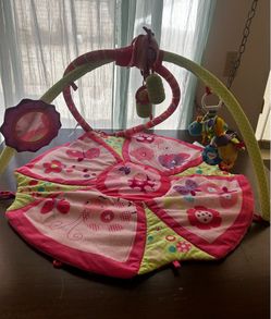 Baby activity play mat like new