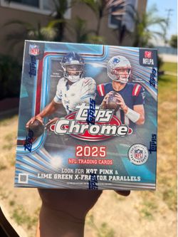 Topps chrome football 2025 mega box
