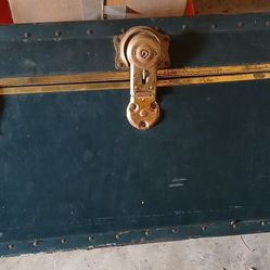 Vintage Storage Trunk 