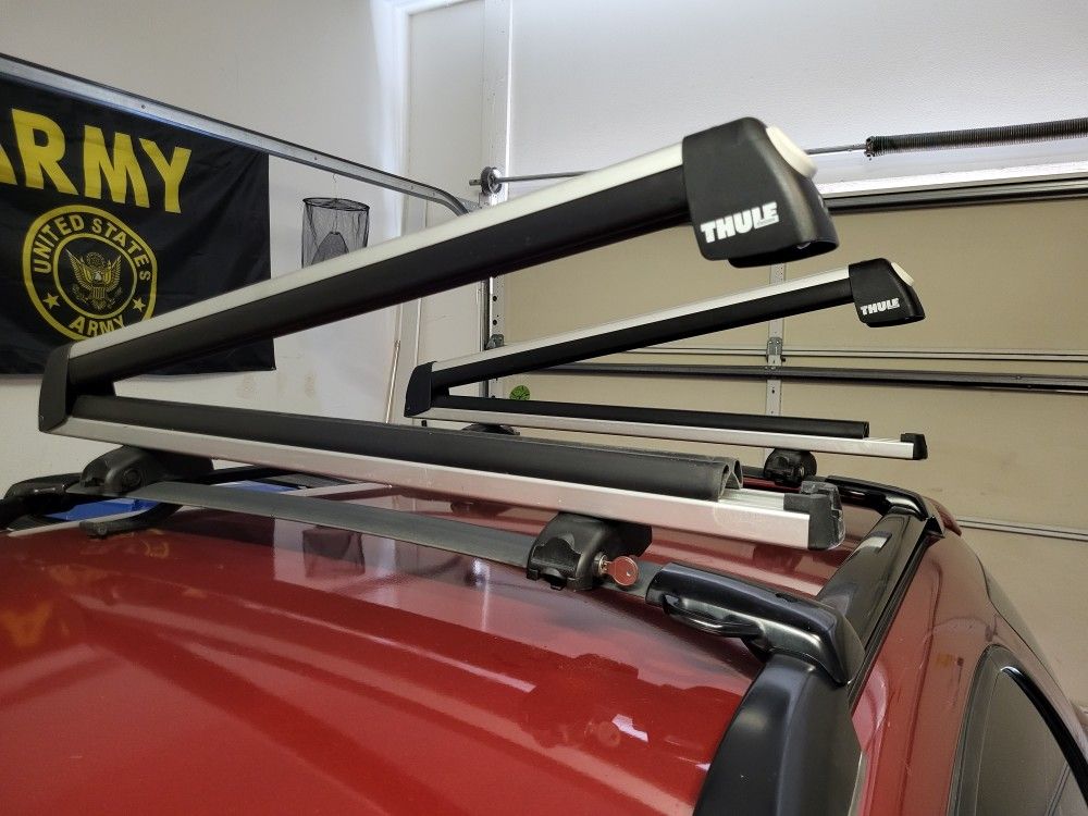 Thule Universal Flat Top 6 Ski & Snowboard Rack for Sale in North Las
