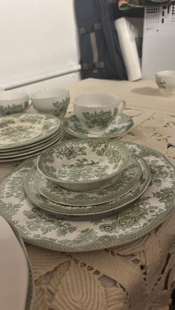Enoch Wedgwood Tunstall Ltd "Kent" Green Multicolor Dinnerware Service Set