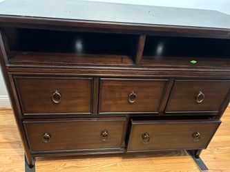Console cabinet/dresser