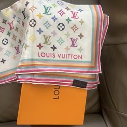 Louis Vuitton Scarf / Bandanna  90 