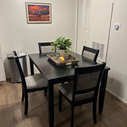 Dining table set