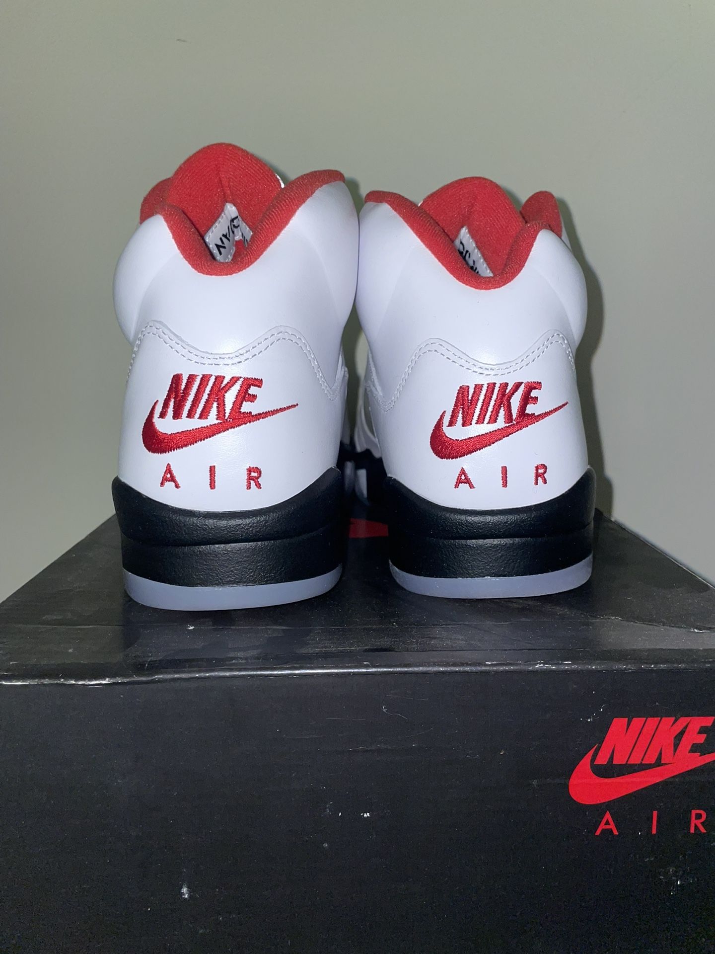Jordan 5 Retro Fire Red Silver Tongue