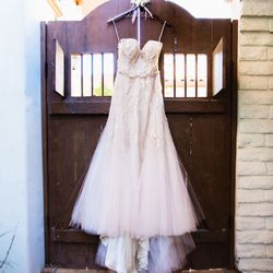 Monique Lhuillier Wedding Dress – A-Line, Worn Once, Professionally Cleaned – $1500 (Mesa)  