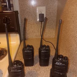 Walkie talkies HYT en venta.