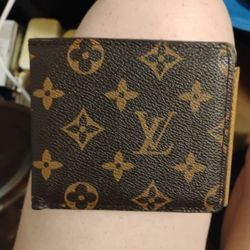 L.V Wallet