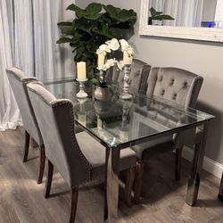 Like New! 5 Piece Set! Modern Glass Dining Table  + 4 Luxury Velvet Tufted Chairs