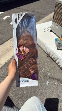 Anna’s wig