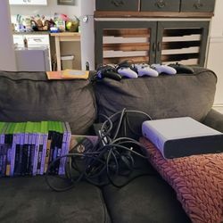 Xbox 360 Plus 22 360 Games And 9 Xbox Games And 5 Controllers
