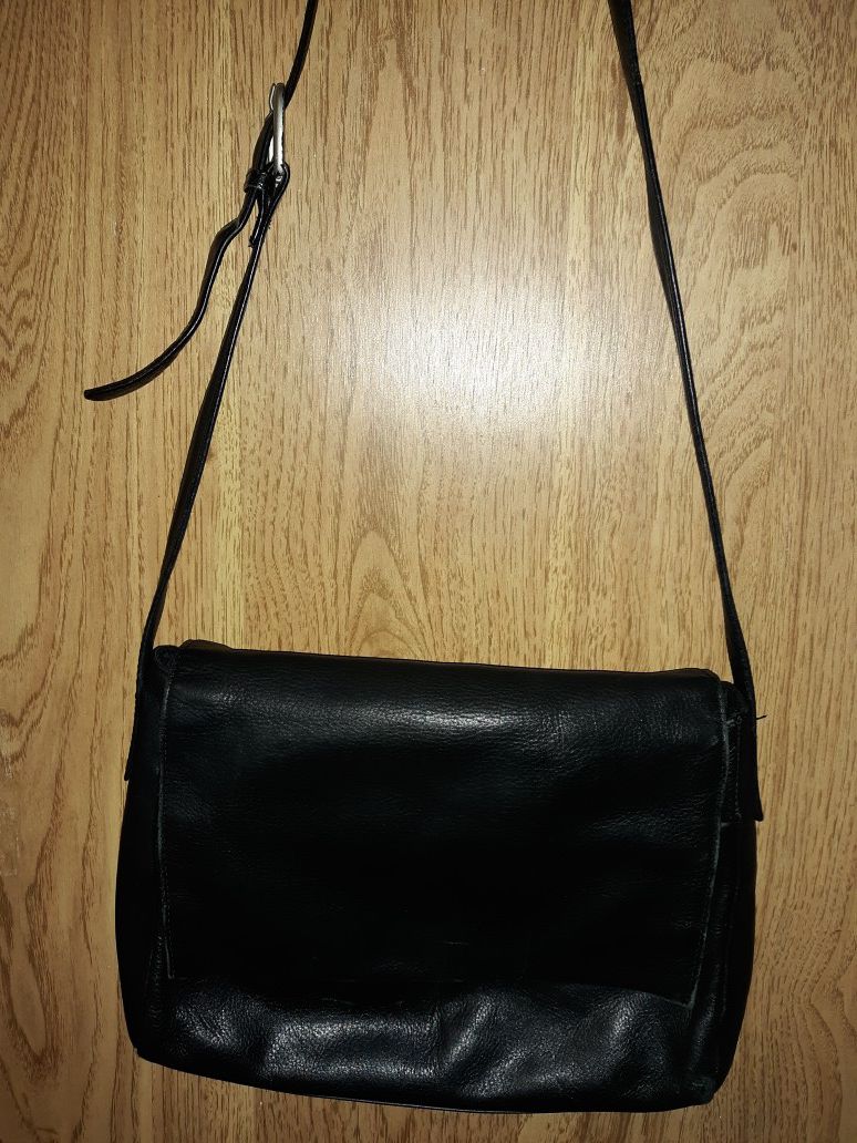 Wilson's Leather Crossbody Messenger Bag