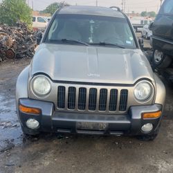 2004 Jeep  Liberty For Parts 