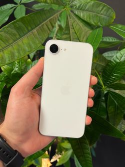 iPhone 16e - WiFi Only - 128GB