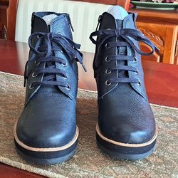 Black Women's Wedge Boot Size 8