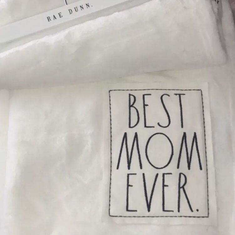 Rae Dunn BEST MOM EVER Throw Blanket for Sale in San Bernardino