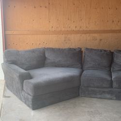 Free Delivery & Setup – Gray Oversized Sectional w/ Ottoman