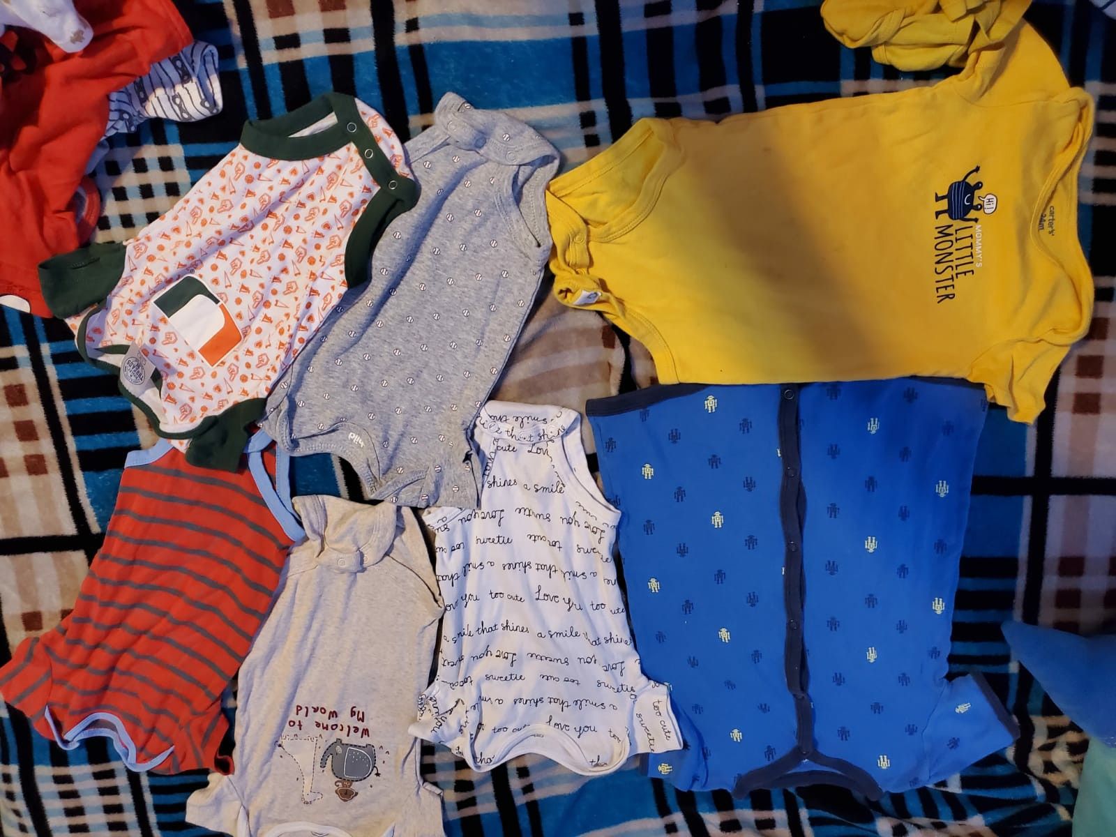 BABY BOY CLOTHES SIZE 3,6,9,12,18 MONTHS +30 PIECES