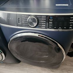GE FRONT LOAD SMART GAS DRYER (NEW)