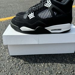 Jordan 4 White Thunder Sz 7.5,10,10.5,11,11.5 🔥🔥🔥🚨🚨🚨